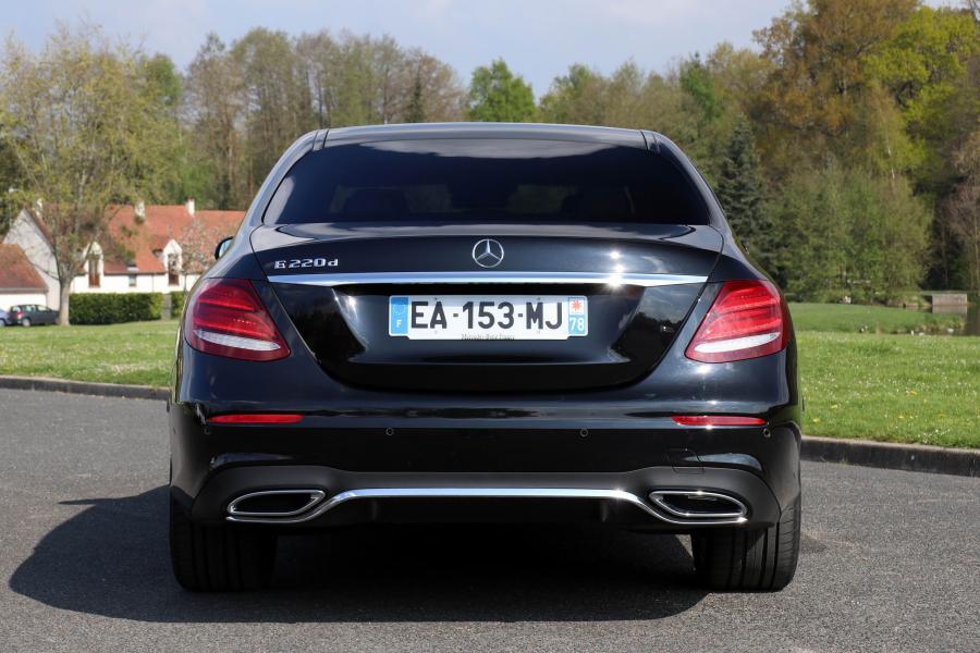  Mercedes-Benz E220 d AMG Line 2016 года  (WW) (фото 14 из 19)